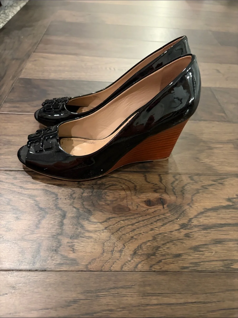 Tory Burch Lowell Black Patent Wedge Peep Toe Heels Sz 7.5
